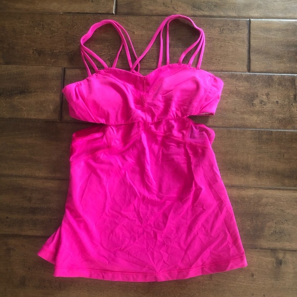Lululemon cut out tank with built in bra - Picture 1 of 3